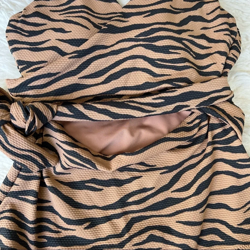 Like-New Aerie Wrap One-Piece Cutout Swimsuit | Animal Print | Sz M LONG - Picture 4 of 14